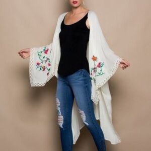 Miss love embroidered floral lace trim kimono